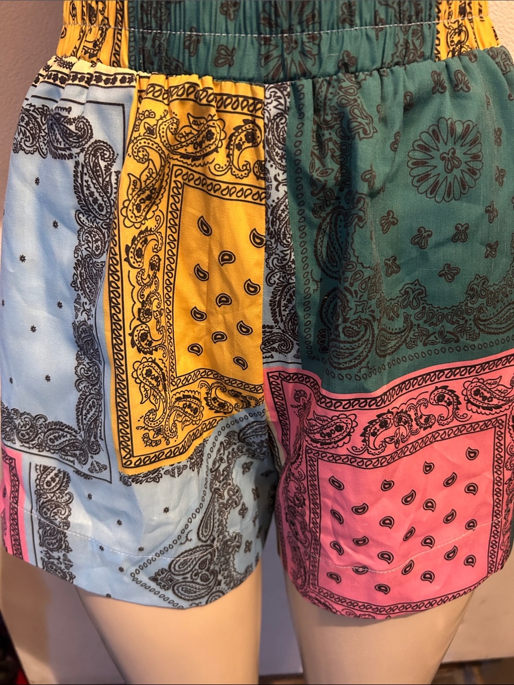 Multi-Color Bandana Print Elastic Waist Women’s Shorts